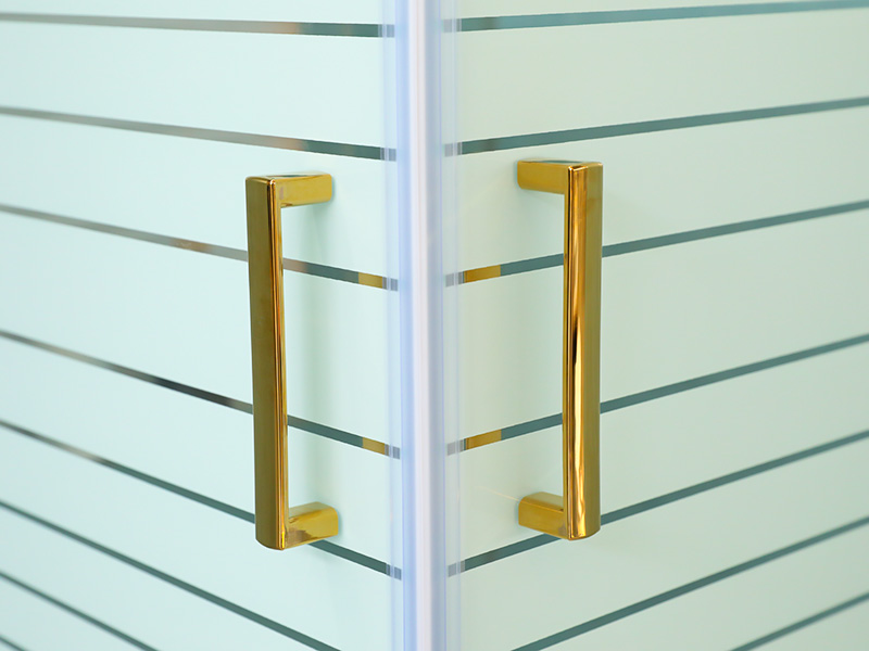 Cabină de duș glisantă SQUARE, sticlă securizată transparentă cu imprimare, profil din aluminiu auriu, mâner cu două orificii, cu tavă Cabină de duș glisantă SQUARE, sticlă securizată transparentă cu imprimare, profil din aluminiu auriu, mâner cu două orificii, cu tavă