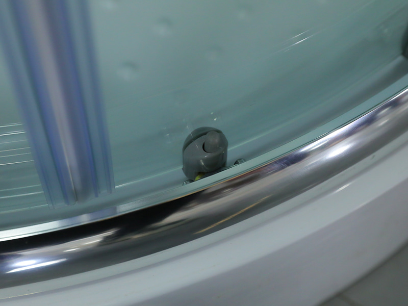 Cabină de duș glisantă SE, sticlă securizată transparentă cu imprimare, profil din aluminiu cromat, mâner cu două orificii, cu tavă Cabină de duș glisantă SE, sticlă securizată transparentă cu imprimare, profil din aluminiu cromat, mâner cu două orificii, cu tavă