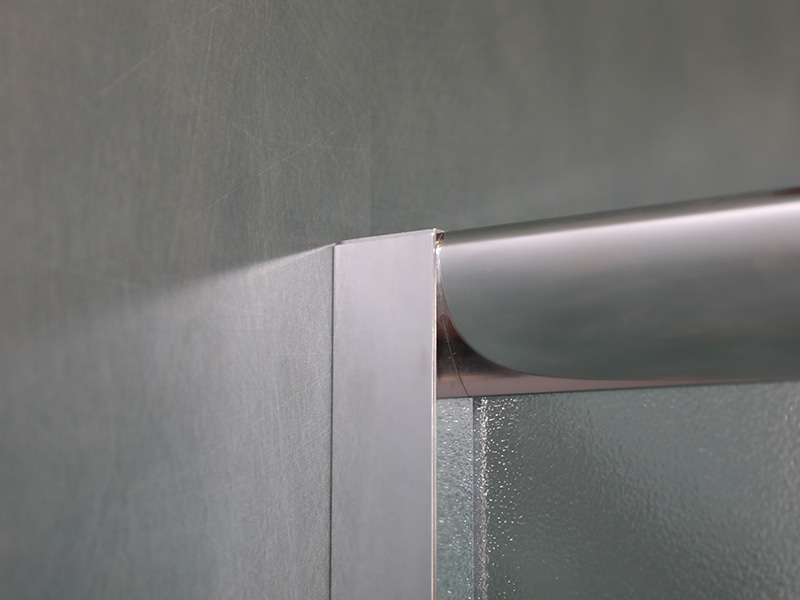 Cabină de duș glisantă RE, sticlă securizată mată, profil din aluminiu cromat, mâner cu două orificii, cu tavă Cabină de duș glisantă RE, sticlă securizată mată, profil din aluminiu cromat, mâner cu două orificii, cu tavă