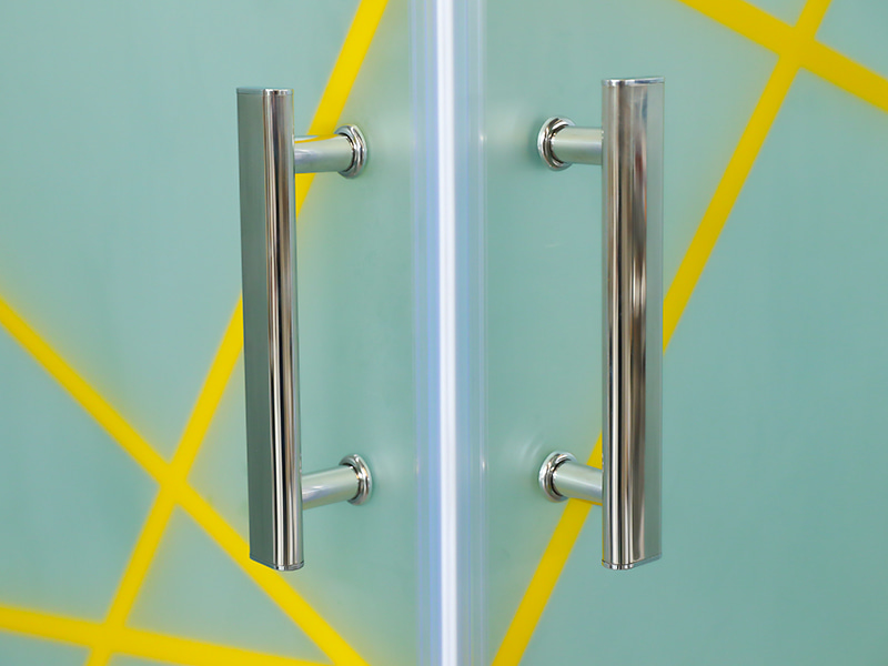 Cabină de duș glisantă RE, sticlă temperată mată cu imprimare, profil din aluminiu auriu, mâner cu două orificii, cu tavă Cabină de duș glisantă RE, sticlă temperată mată cu imprimare, profil din aluminiu auriu, mâner cu două orificii, cu tavă