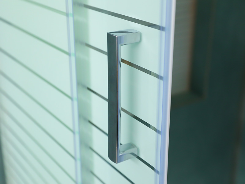 Cabină de duș glisantă SQUARE, sticlă securizată transparentă cu imprimare, profil din aluminiu alb, mâner cu două orificii, cu tavă Cabină de duș glisantă SQUARE, sticlă securizată transparentă cu imprimare, profil din aluminiu alb, mâner cu două orificii, cu tavă