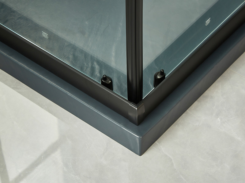 Cabină de duș glisantă SQ, sticlă securizată transparentă, profil din aluminiu negru, mâner cu două orificii, cu tavă Cabină de duș glisantă SQ, sticlă securizată transparentă, profil din aluminiu negru, mâner cu două orificii, cu tavă