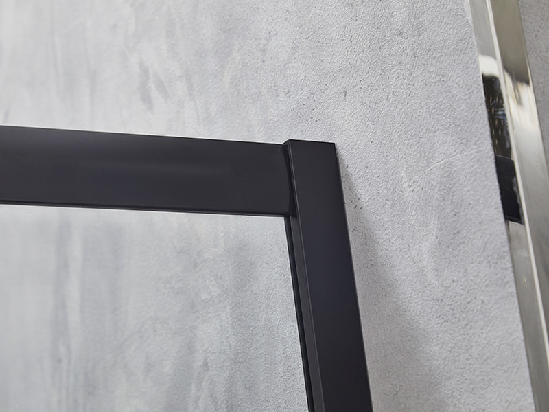 Cabină de duș glisantă SE, sticlă securizată transparentă, profil din aluminiu negru, mâner cu două orificii, fără tavă Cabină de duș glisantă SE, sticlă securizată transparentă, profil din aluminiu negru, mâner cu două orificii, fără tavă